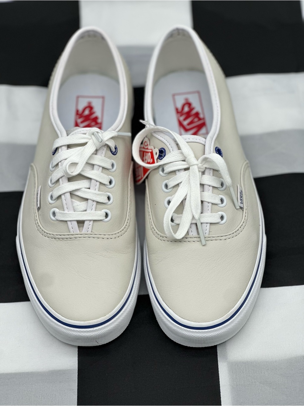 Vans Low-Top Sneakers in Off-White with Navy Trim - Picture 3 of 11